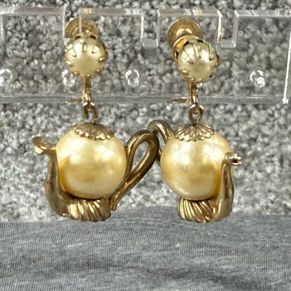 Vintage Gold-Toned Screw-Back Earrings With Teapot Design & Faux Pearl Accent - Picture 3 of 16